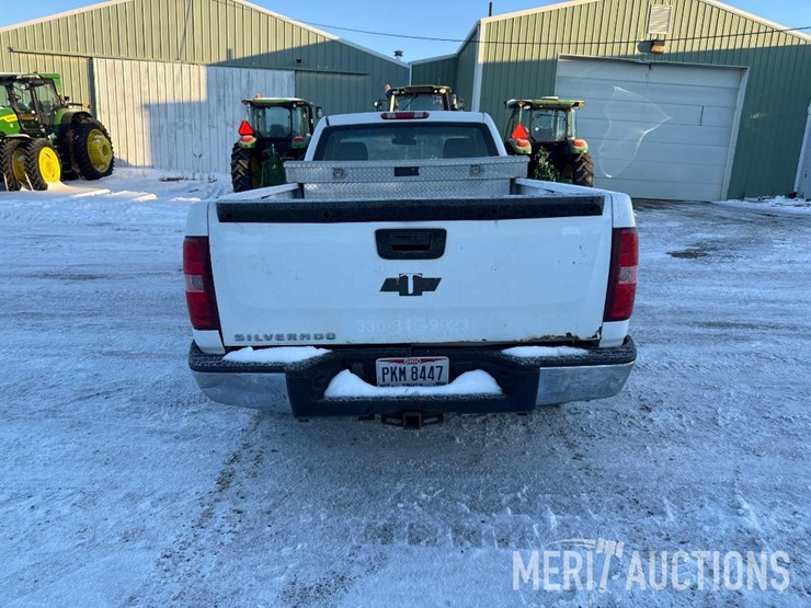 2011-chevrolet-silverado-1500-image-4