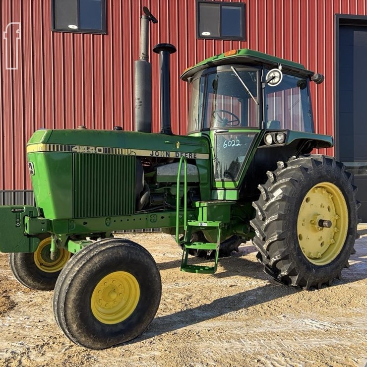 1982 JOHN DEERE 4440