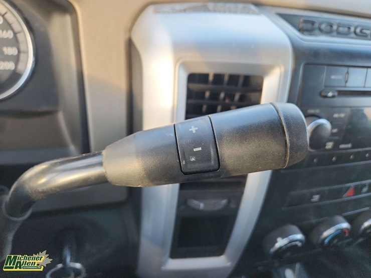 2012-dodge-3500-image-10