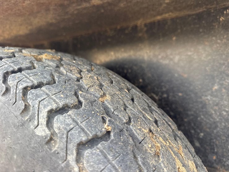 friesen-seed-tender-image-32