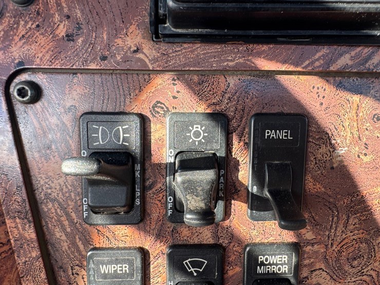 1999-international-60-image-26