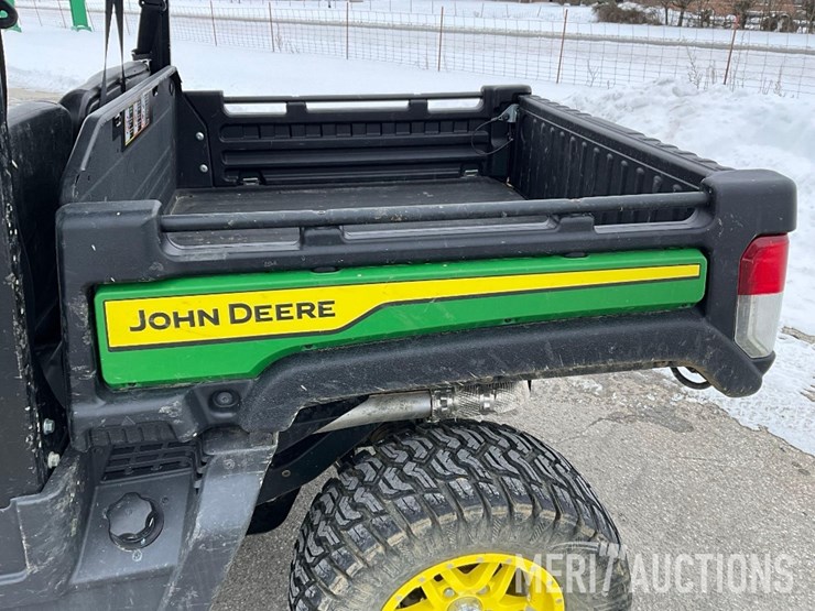 2024-john-deere-gator-image-14