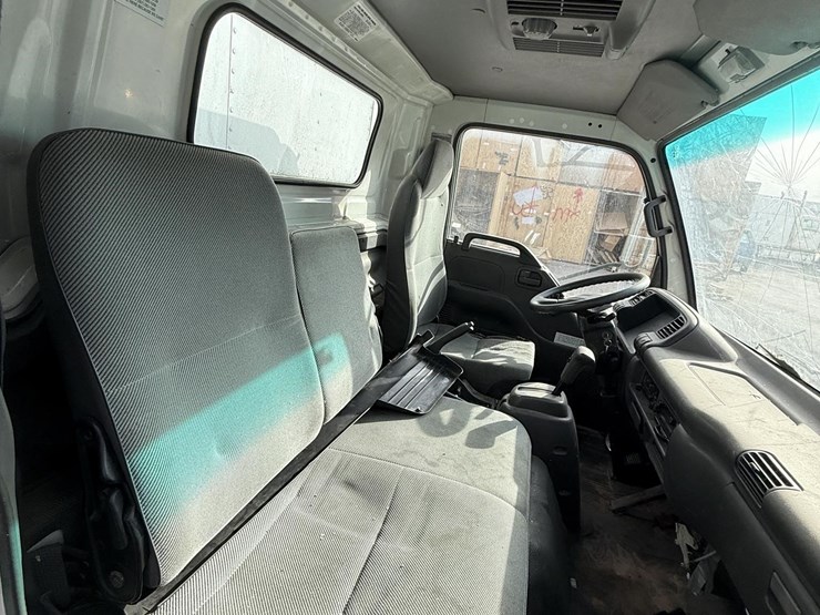 2000-isuzu-npr-image-15