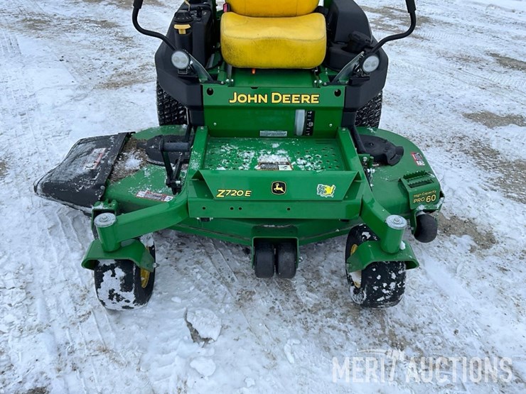 2022-john-deere-z720e-image-7