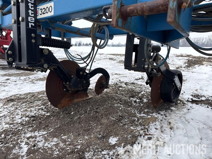 2010-dmi-3200-image-13