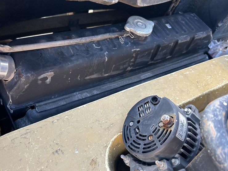 2002-yale-gc100mjn-image-21