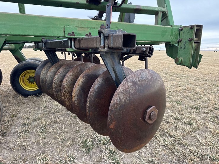 john-deere-235-image-38