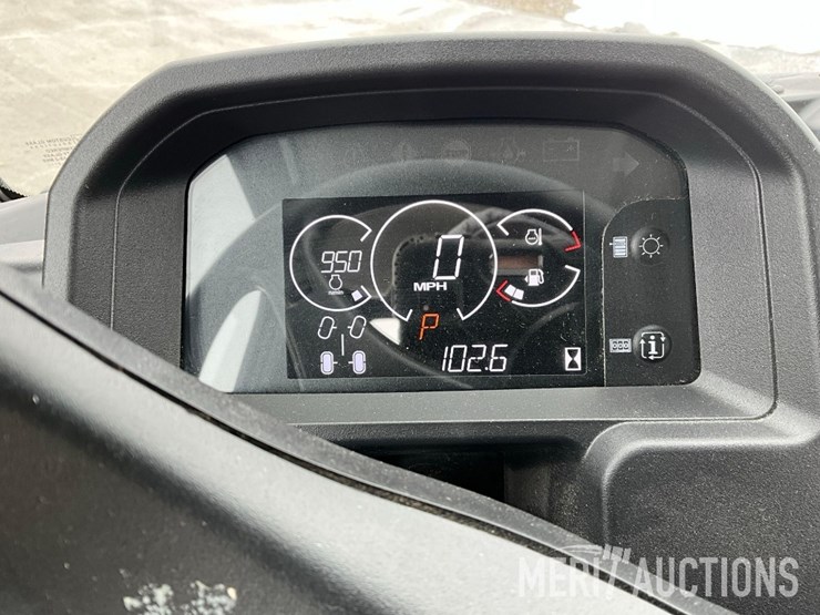 2024-john-deere-gator-image-36