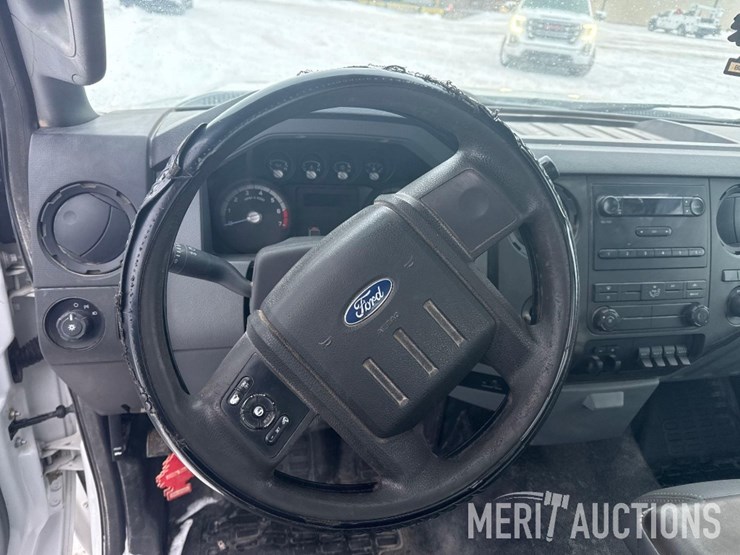 2011-ford-f350-image-26