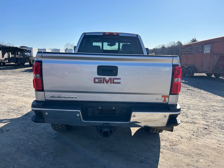 2015-gmc-2500-image-7