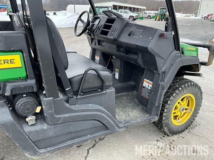 2024-john-deere-gator-image-24