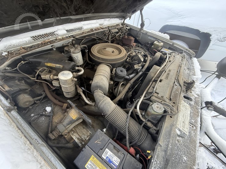 1983-chevrolet-suburban-image-33