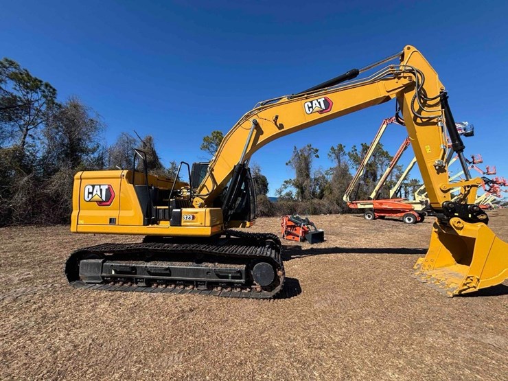 caterpillar-323-image-28