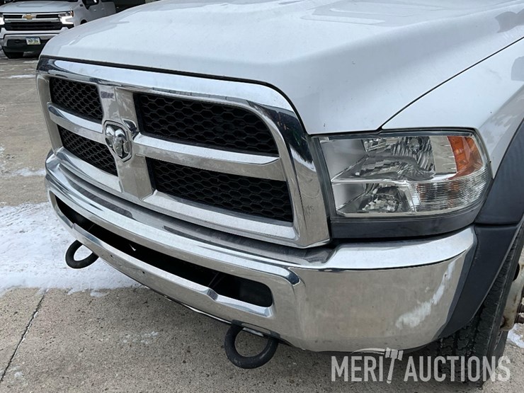 2016-dodge-5500-box-truck-image-25