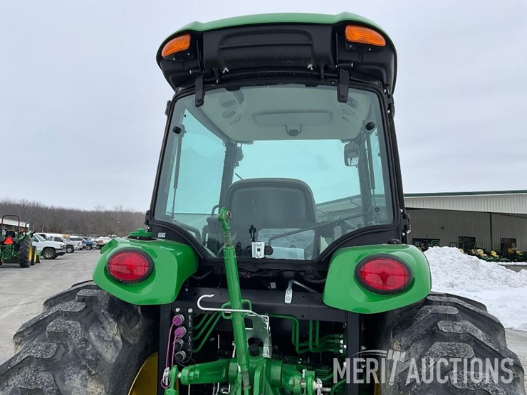 2024-john-deere-4044r-image-16