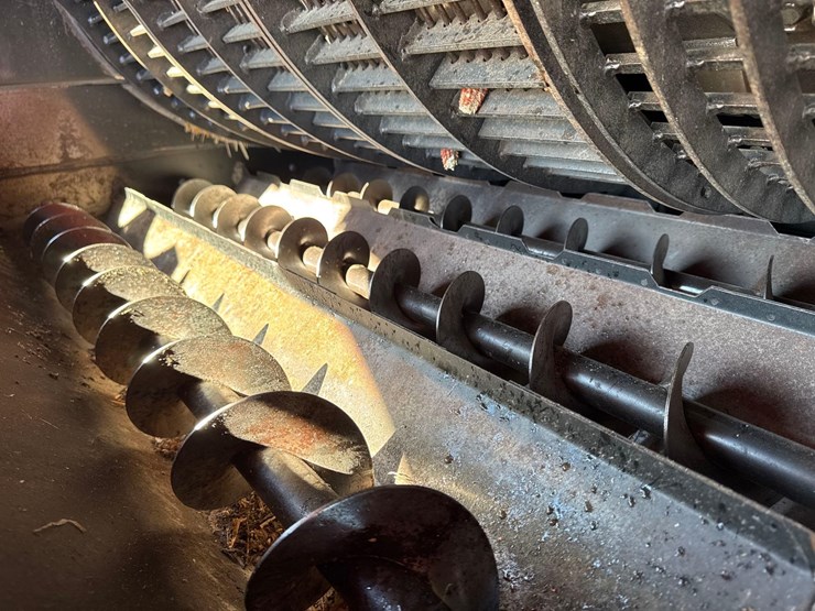 2009-case-ih-2577-image-71