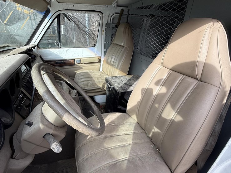 1992-dodge-ram-2500-image-11