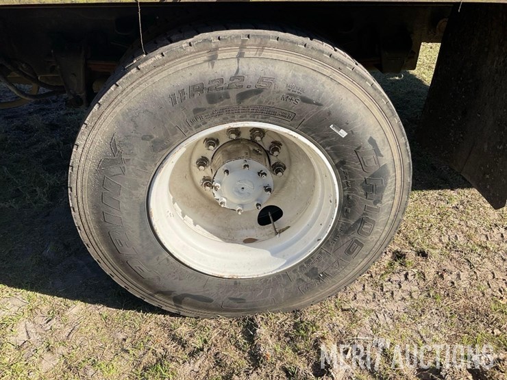 1997-freightliner-fl70-image-20