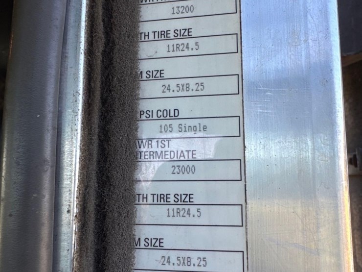 2011-kenworth-w900-image-34