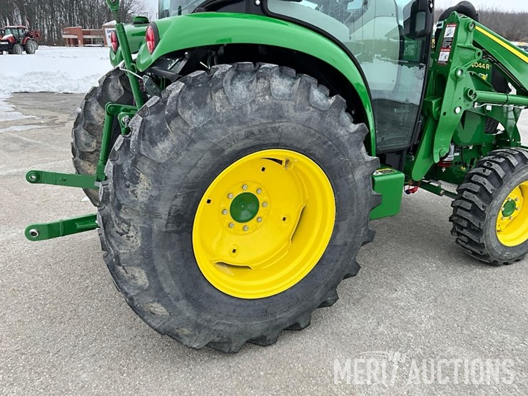 2024-john-deere-4044r-image-17