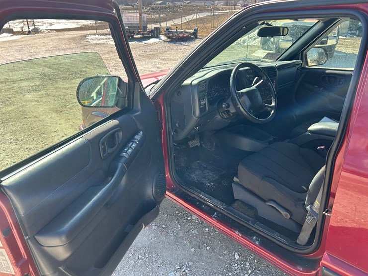 2003-chevrolet-s10-image-42