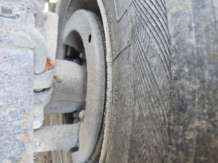 1999-peterbilt-330-image-65