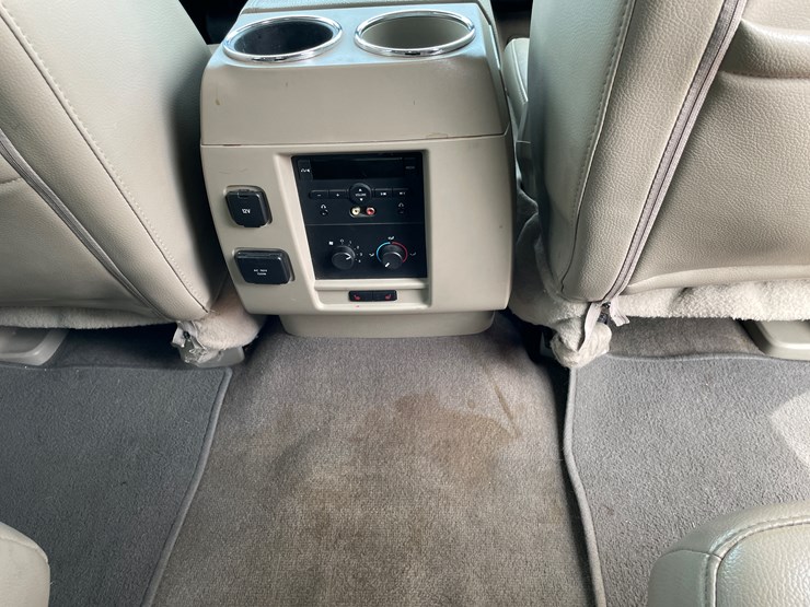 2013-ford-expedition-limited-image-28