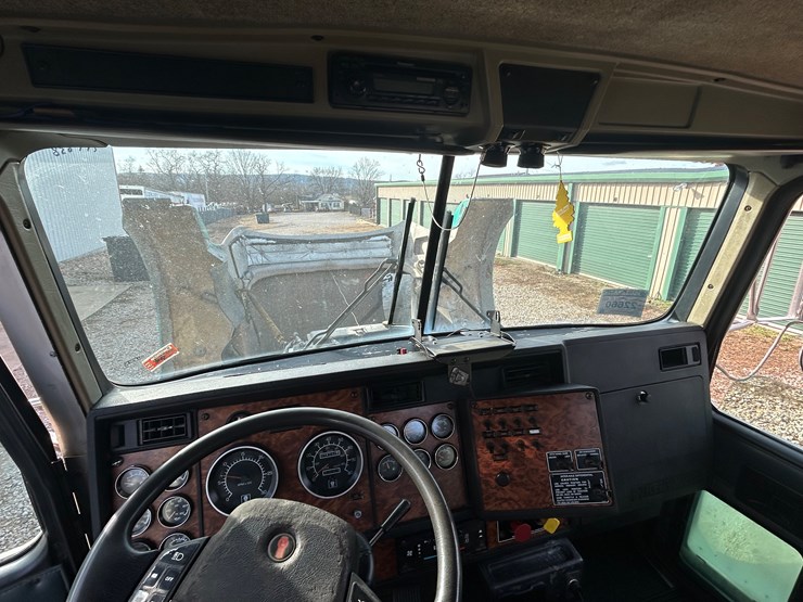 2001-kenworth-t800-image-109