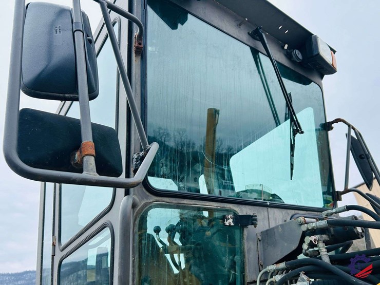 2003-volvo-g710b-image-109