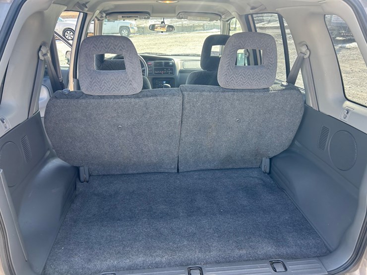 2003-chevrolet-tracker-image-39