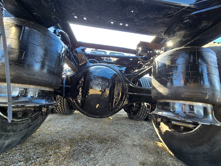 2012-freightliner-cascadia-113-image-80