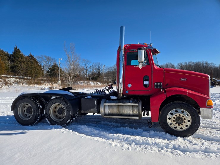 1996-peterbilt-385-image-26
