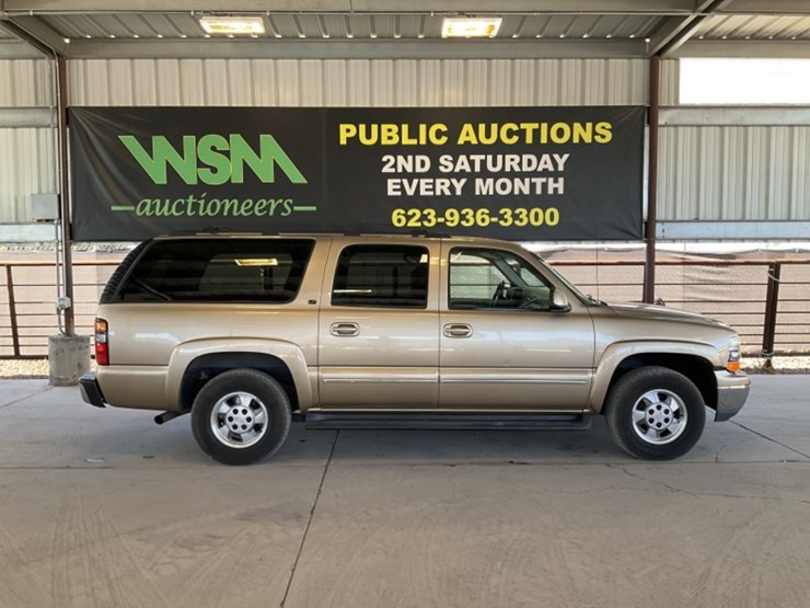 2001-chevrolet-suburban-image-1