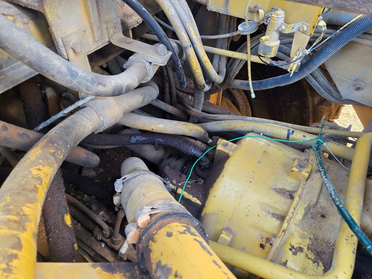 caterpillar-d25c-image-43