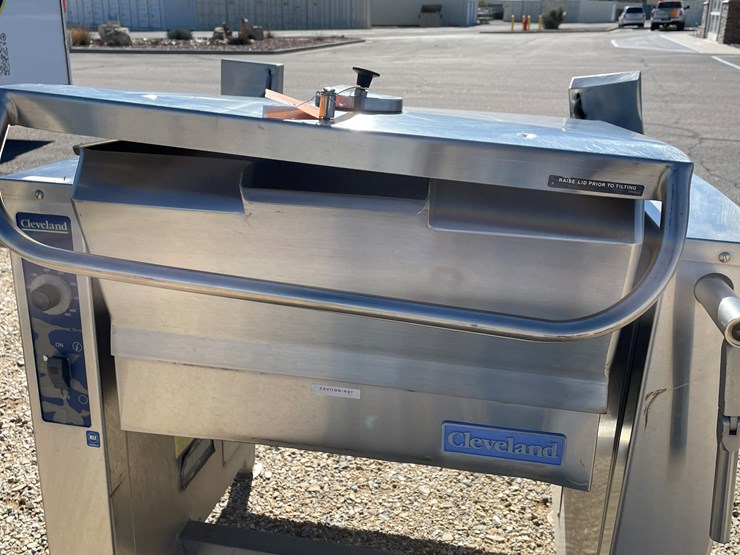 #3134-•-tilt-kettle-image-19