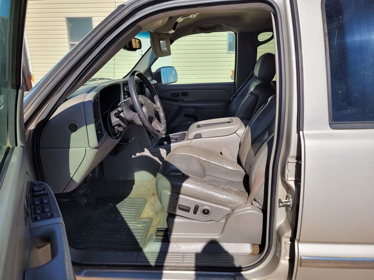 2005-gmc-sierra-2500-image-9