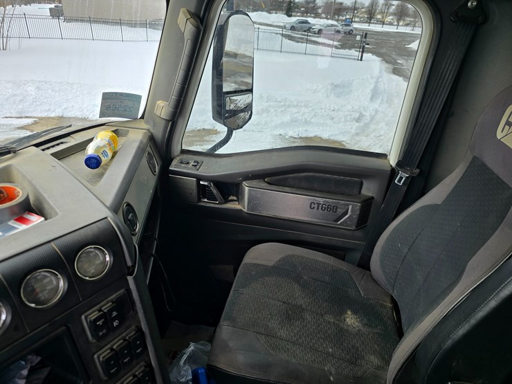 2012-caterpillar-660-image-101