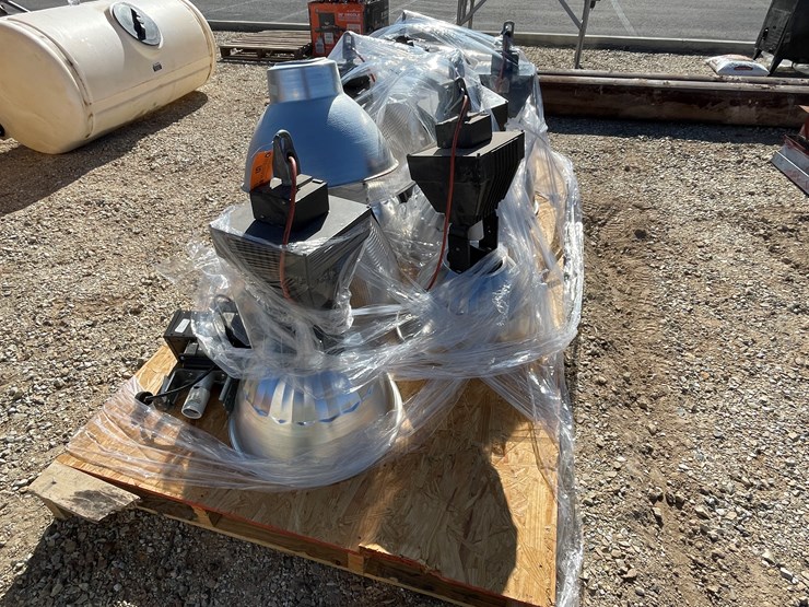 #3188-•-light-fixtures-image-3