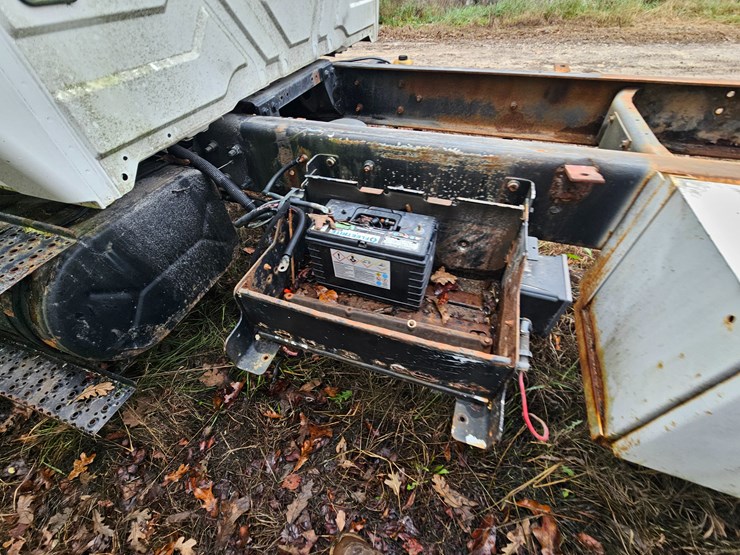 2004-international-durastar-4300-image-12