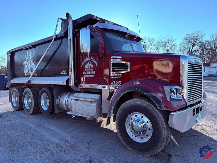 2018-freightliner-sd122-tri-axle-dump-truck-image-9