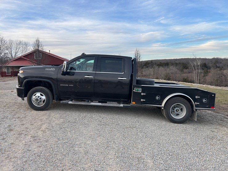 2021-chevrolet-silverado-3500-image-4
