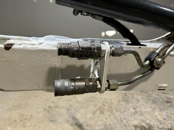 2022-bobcat-e10-image-10