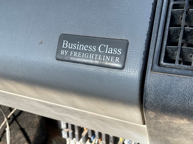 1996-freightliner-fl80-image-137