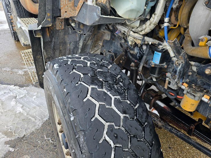 2012-caterpillar-660-image-86