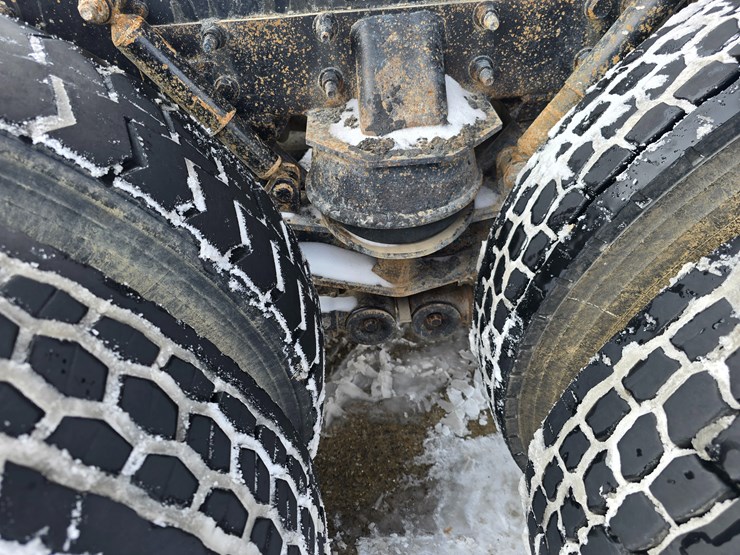 2012-caterpillar-660-image-58