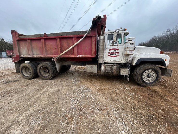 2001-mack-rd688s-image-24