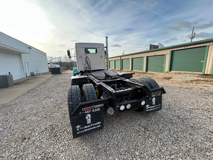 2001-kenworth-t800-image-17