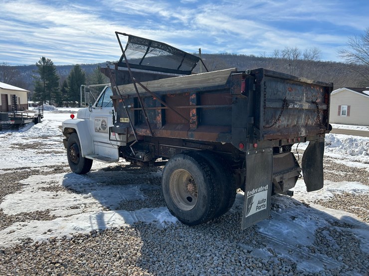 1984-ford-f700-image-7