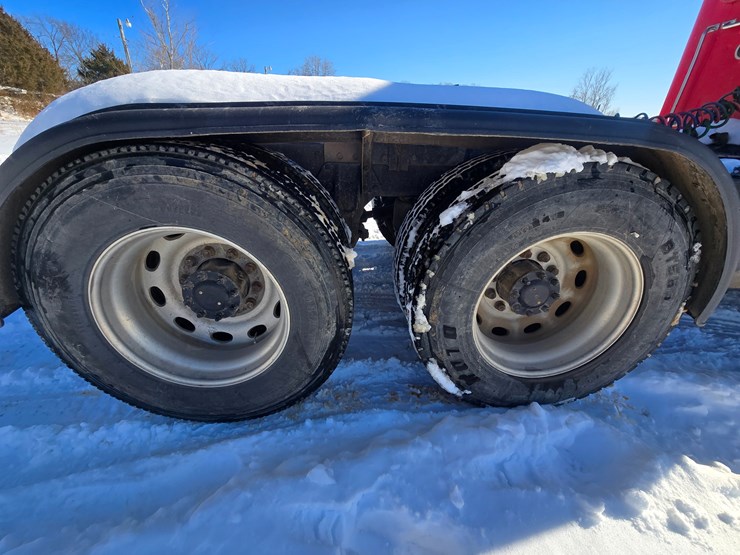 1996-peterbilt-385-image-81