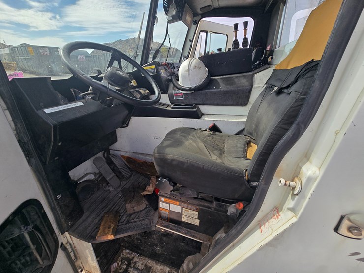 2008-mack-leu613-image-63